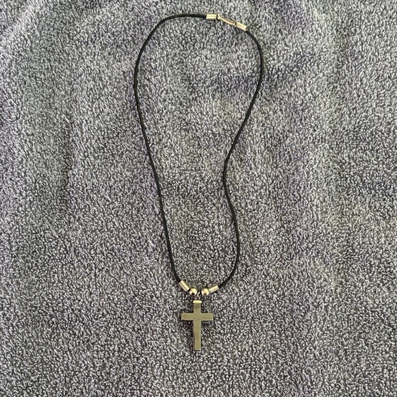 Cross Necklace - Picture 1 of 3